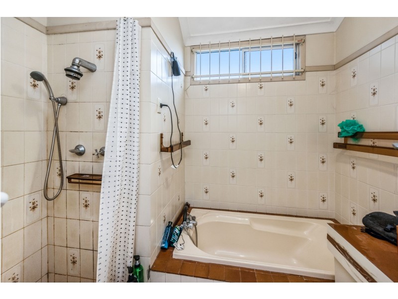 285b Welshpool Road, Queens Park WA 6107