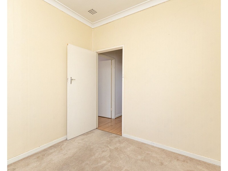 285b Welshpool Road, Queens Park WA 6107