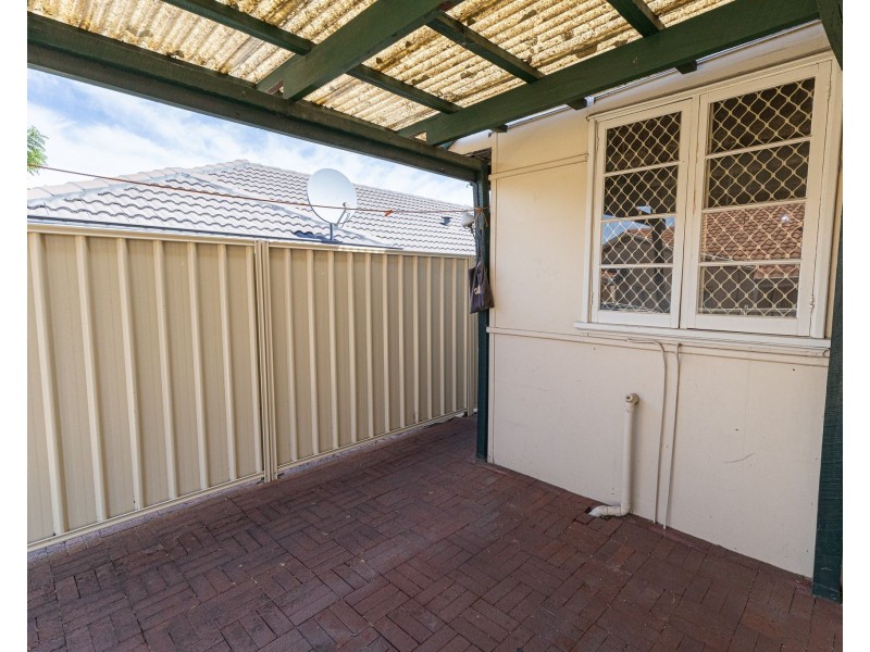 285b Welshpool Road, Queens Park WA 6107