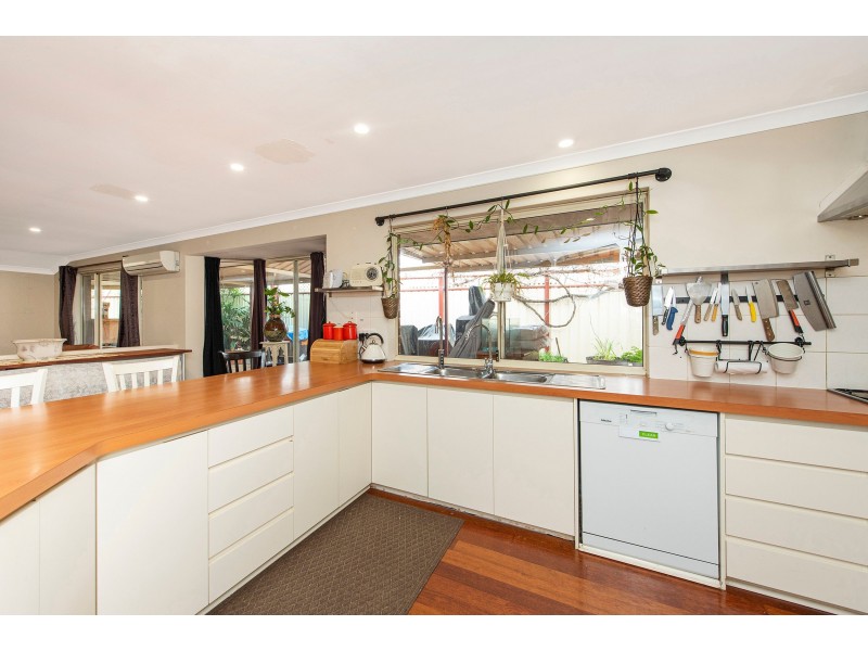23 Peach Tree Way, Forrestfield WA 6058