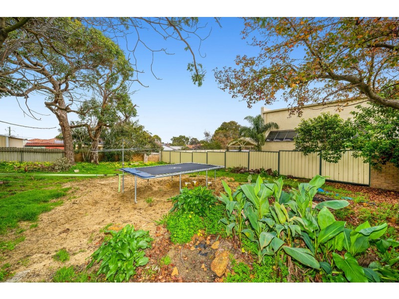 17 Cotherstone Road, Kalamunda WA 6076