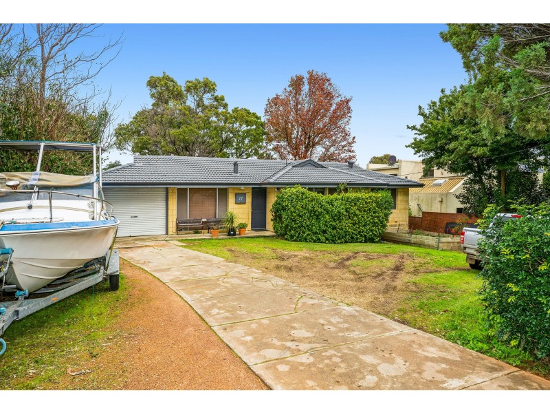17 Cotherstone Road, Kalamunda WA 6076
