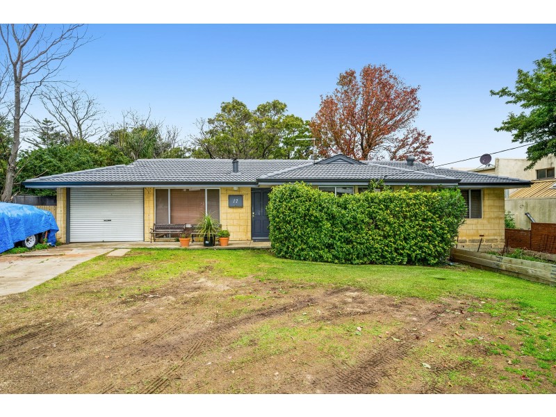 17 Cotherstone Road, Kalamunda WA 6076