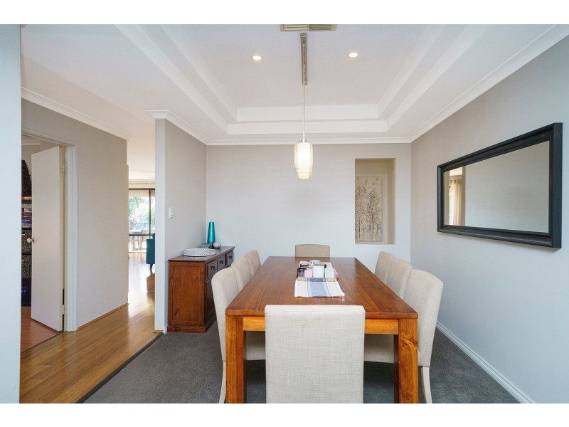 4 Kardier Mews, Viveash WA 6056