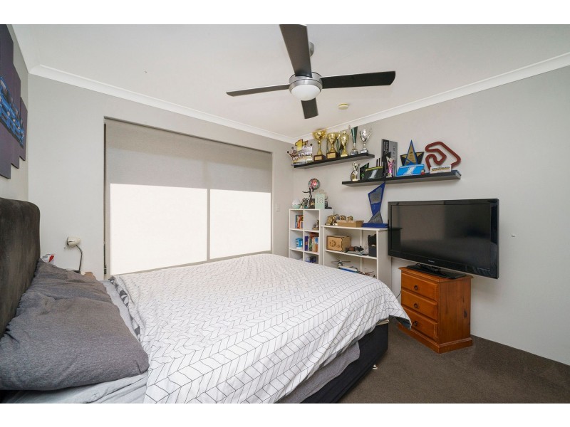 4 Kardier Mews, Viveash WA 6056