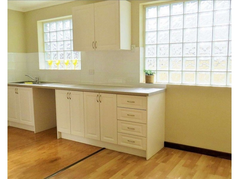 2/4 Abercorn Road, Forrestfield WA 6058