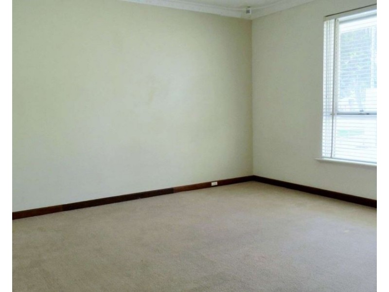 2/4 Abercorn Road, Forrestfield WA 6058