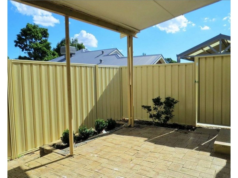 2/4 Abercorn Road, Forrestfield WA 6058