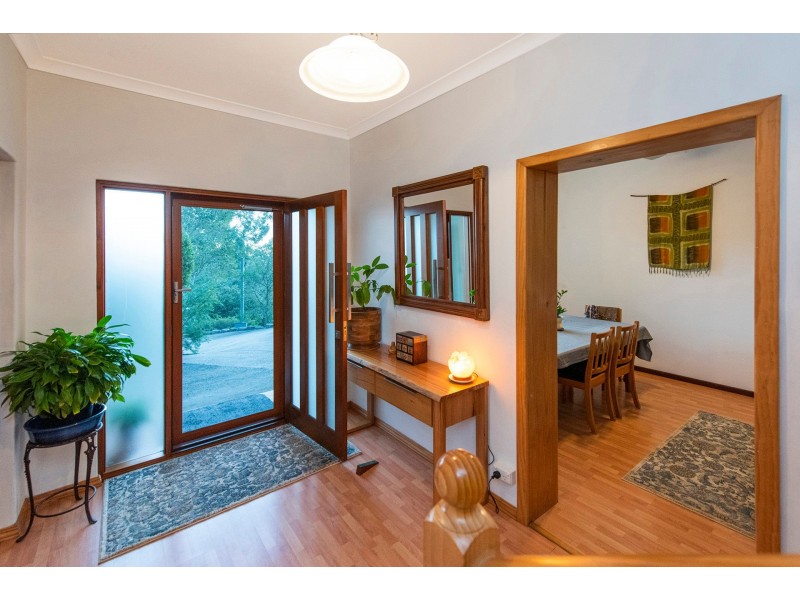 16 Lascelles Parade, Gooseberry Hill WA 6076