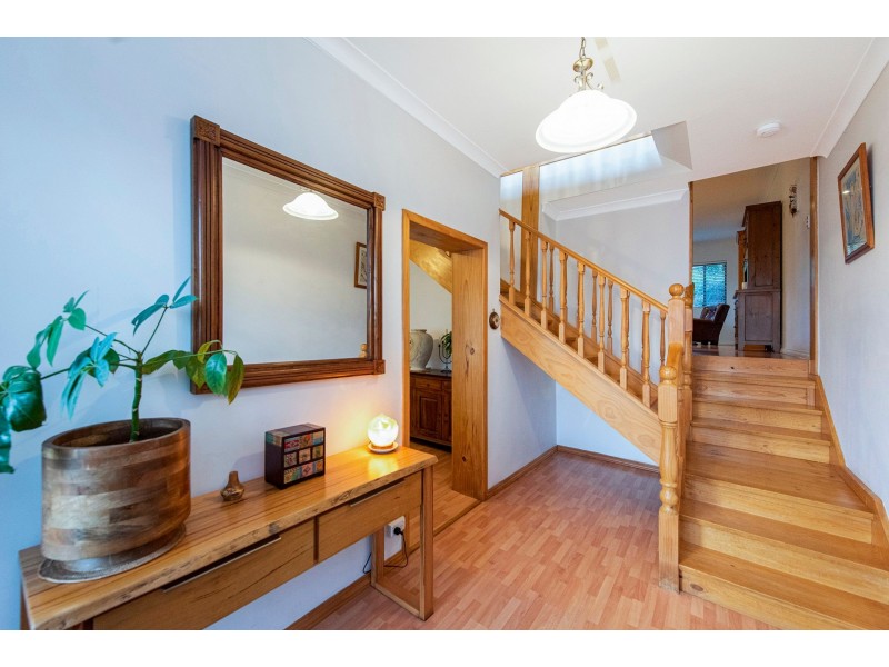 16 Lascelles Parade, Gooseberry Hill WA 6076