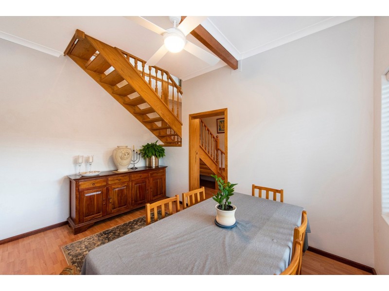 16 Lascelles Parade, Gooseberry Hill WA 6076