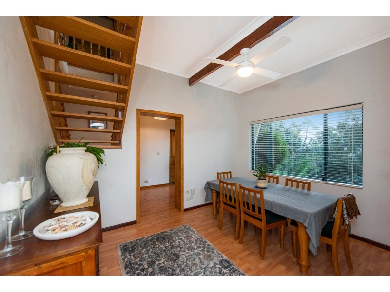 16 Lascelles Parade, Gooseberry Hill WA 6076