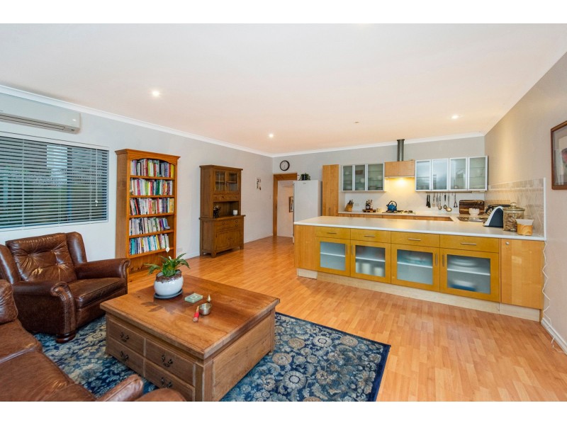 16 Lascelles Parade, Gooseberry Hill WA 6076