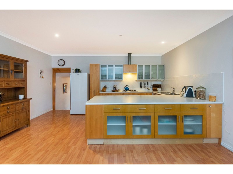 16 Lascelles Parade, Gooseberry Hill WA 6076