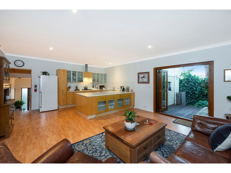 16 Lascelles Parade, Gooseberry Hill WA 6076