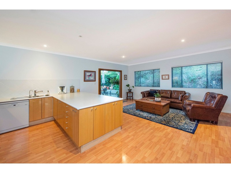 16 Lascelles Parade, Gooseberry Hill WA 6076