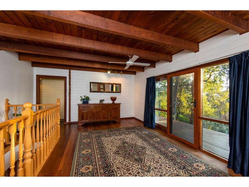 16 Lascelles Parade, Gooseberry Hill WA 6076