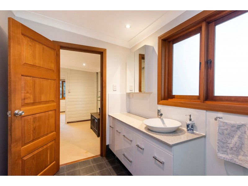 16 Lascelles Parade, Gooseberry Hill WA 6076