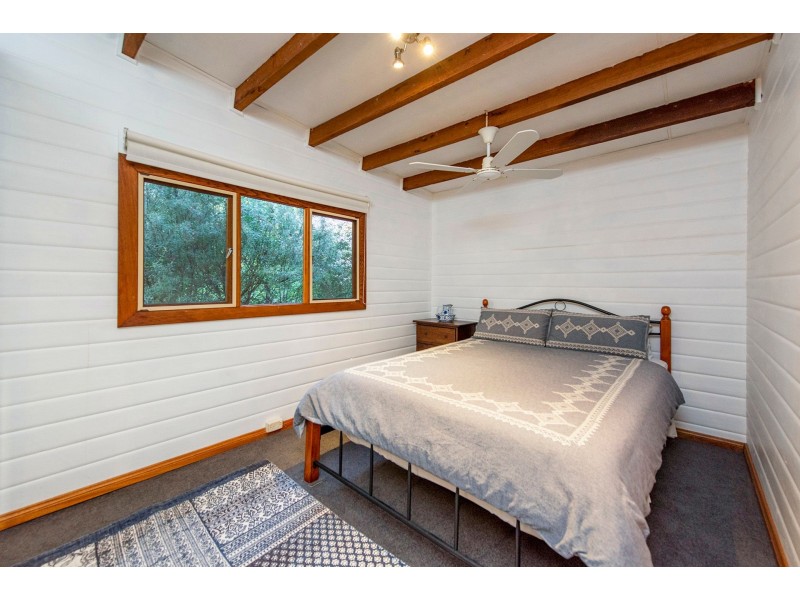 16 Lascelles Parade, Gooseberry Hill WA 6076