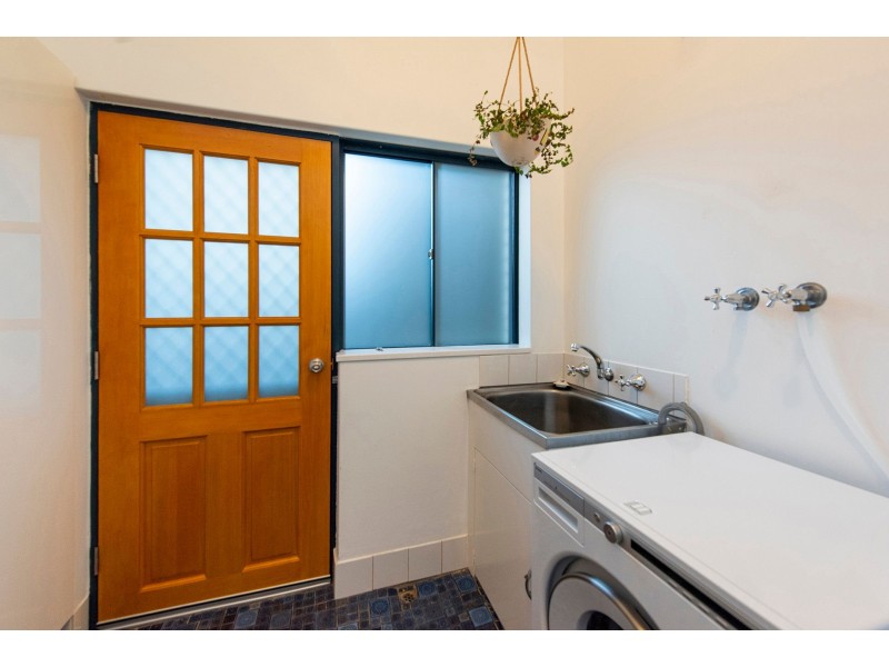 16 Lascelles Parade, Gooseberry Hill WA 6076