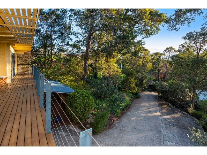 16 Lascelles Parade, Gooseberry Hill WA 6076