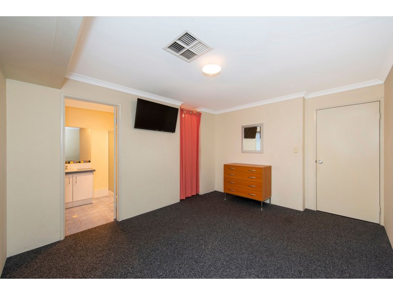 58 Larwood Crescent, High Wycombe WA 6057