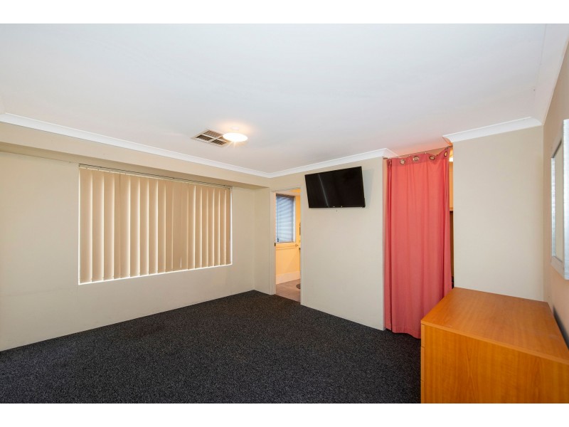 58 Larwood Crescent, High Wycombe WA 6057