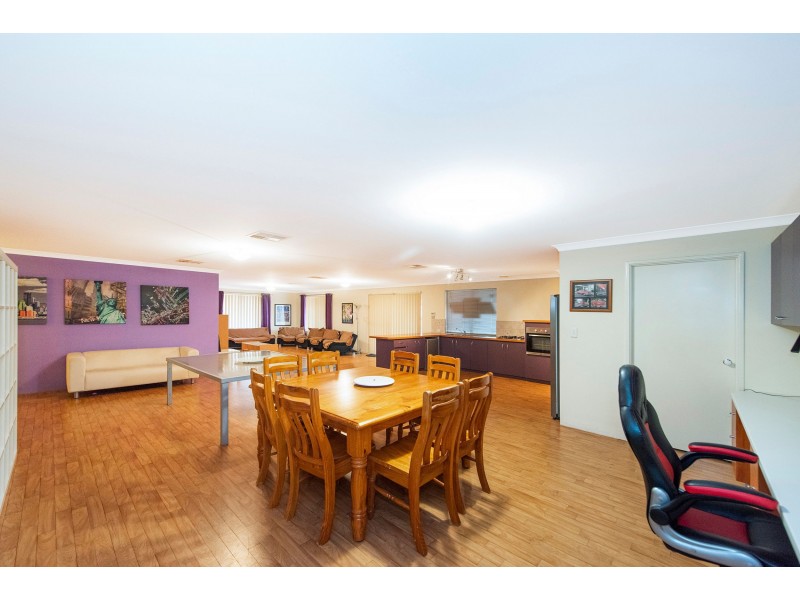 58 Larwood Crescent, High Wycombe WA 6057