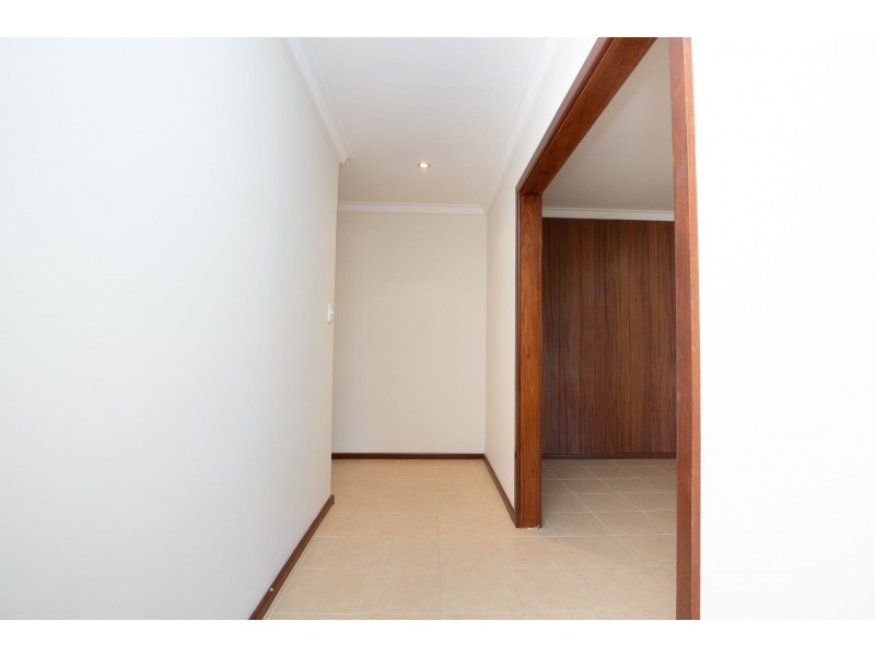 25 Cumberland Road, Forrestfield WA 6058