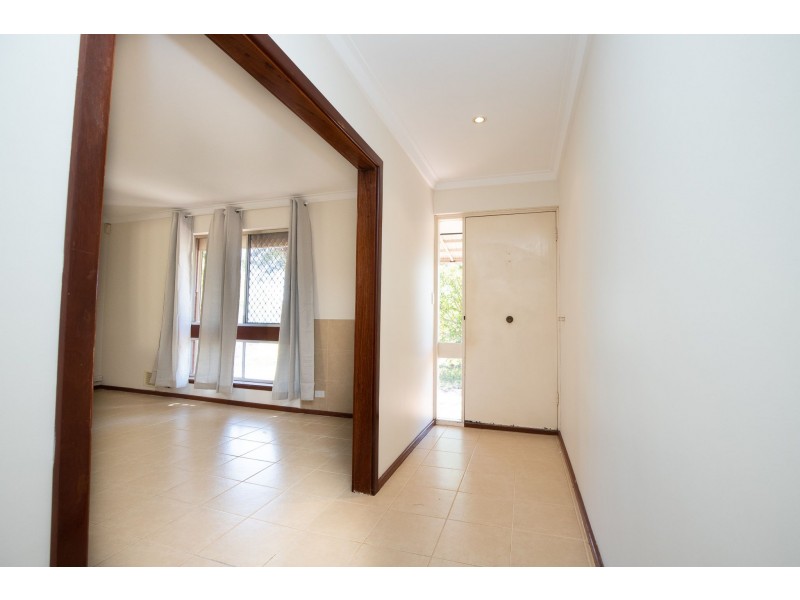 25 Cumberland Road, Forrestfield WA 6058