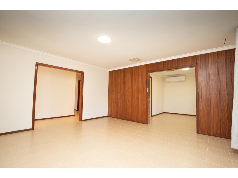 25 Cumberland Road, Forrestfield WA 6058