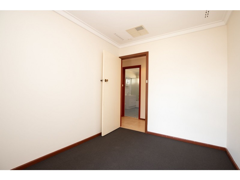 25 Cumberland Road, Forrestfield WA 6058