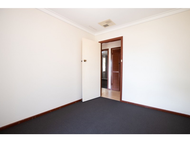 25 Cumberland Road, Forrestfield WA 6058