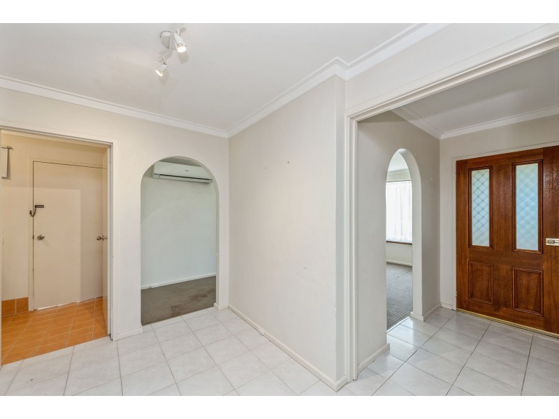 7 Hawkevale Road, High Wycombe WA 6057