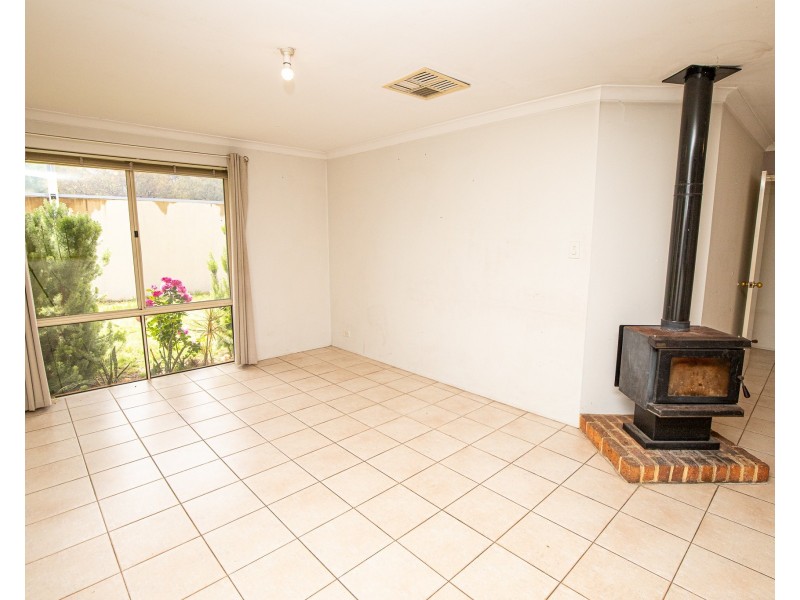 53 Hardey East Road, Wattle Grove WA 6107