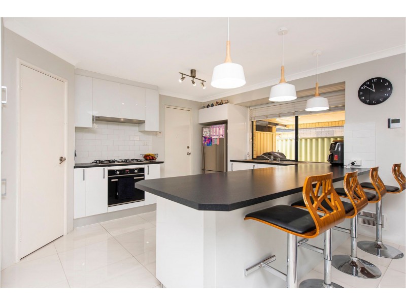 5 Banks Place, High Wycombe WA 6057
