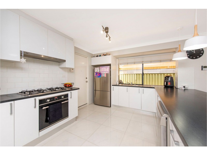 5 Banks Place, High Wycombe WA 6057