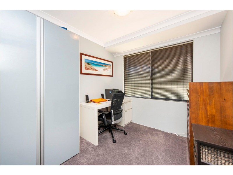 5 Banks Place, High Wycombe WA 6057