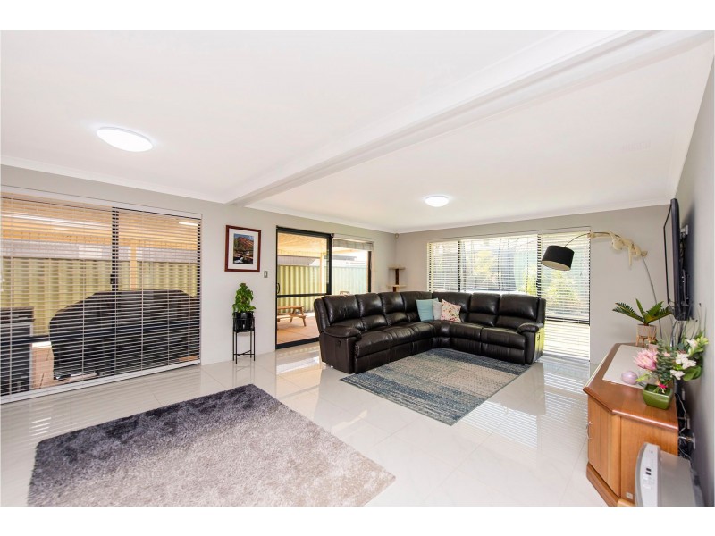 5 Banks Place, High Wycombe WA 6057