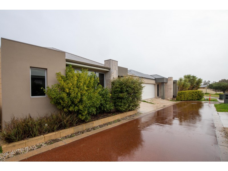 5/3 Kaoriki Court, Maida Vale WA 6057