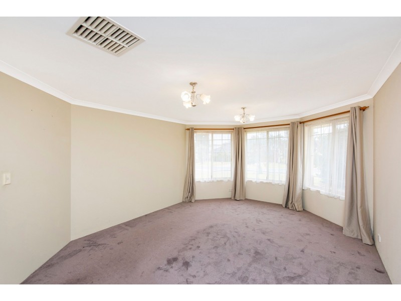 4 Catspaw Way, High Wycombe WA 6057
