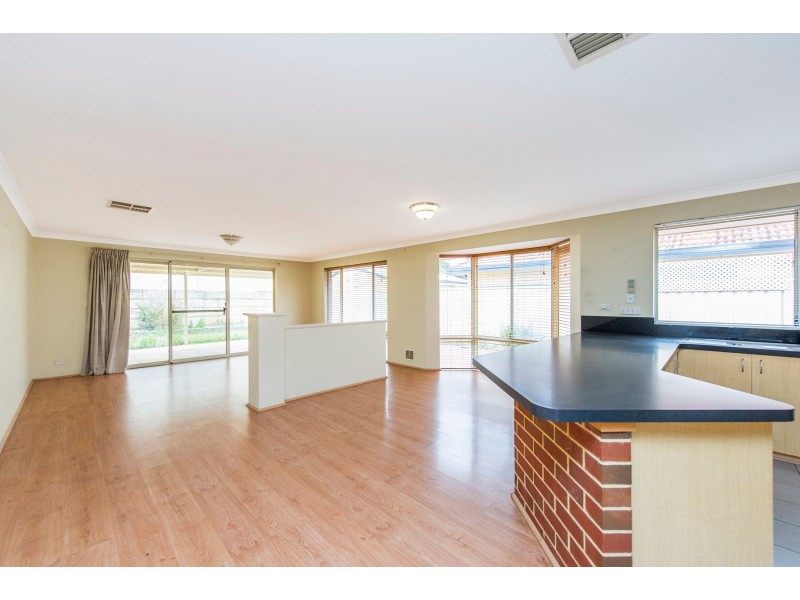4 Catspaw Way, High Wycombe WA 6057