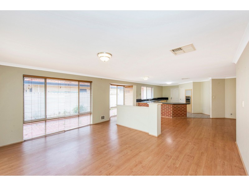 4 Catspaw Way, High Wycombe WA 6057