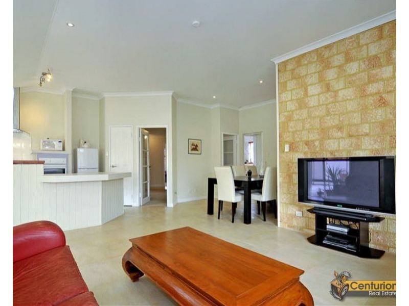 5 Warnt Court, South Guildford WA 6055