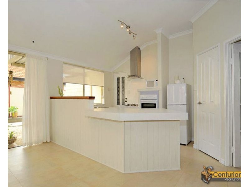 5 Warnt Court, South Guildford WA 6055