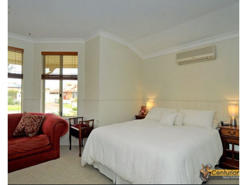 5 Warnt Court, South Guildford WA 6055