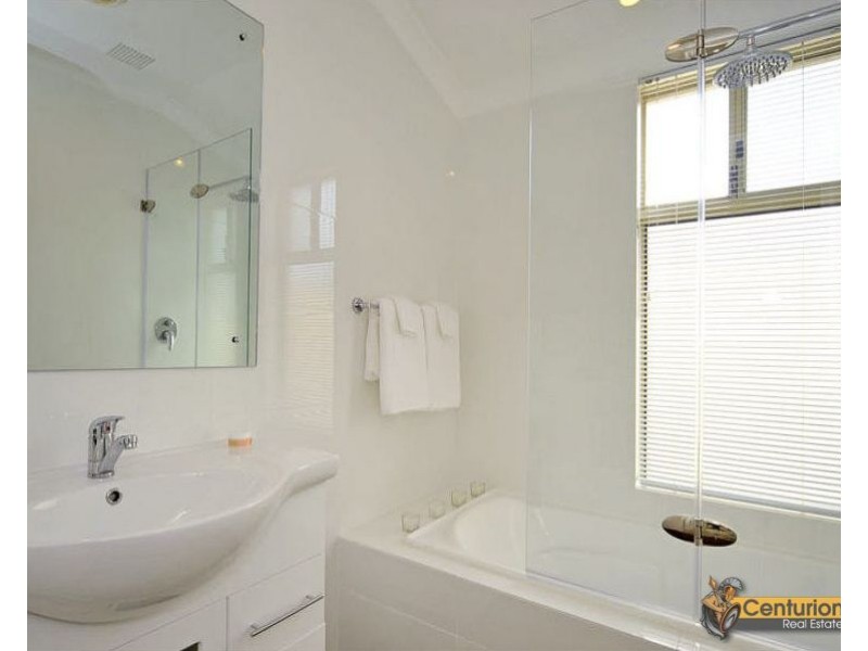 5 Warnt Court, South Guildford WA 6055