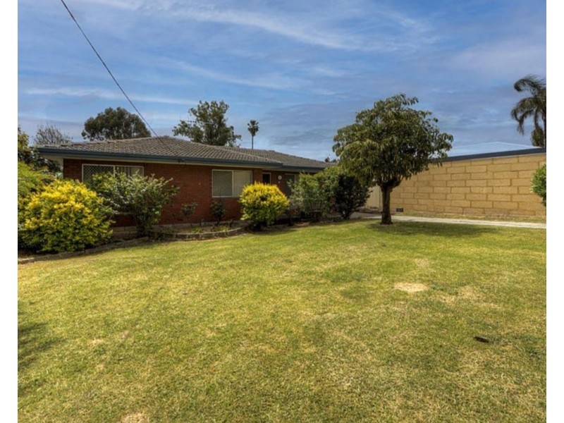 92 Sussex Road, Forrestfield WA 6058