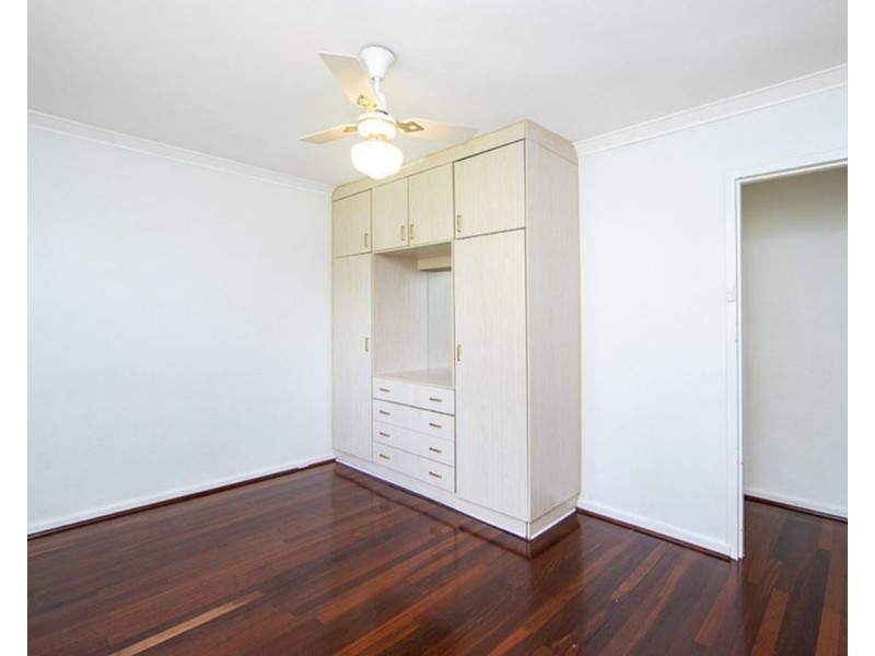 92 Sussex Road, Forrestfield WA 6058