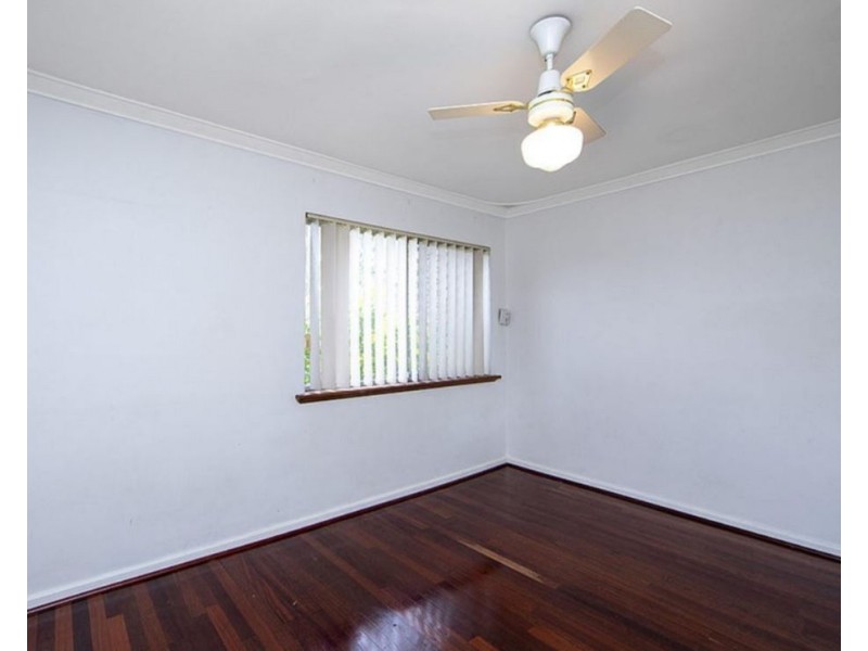 92 Sussex Road, Forrestfield WA 6058